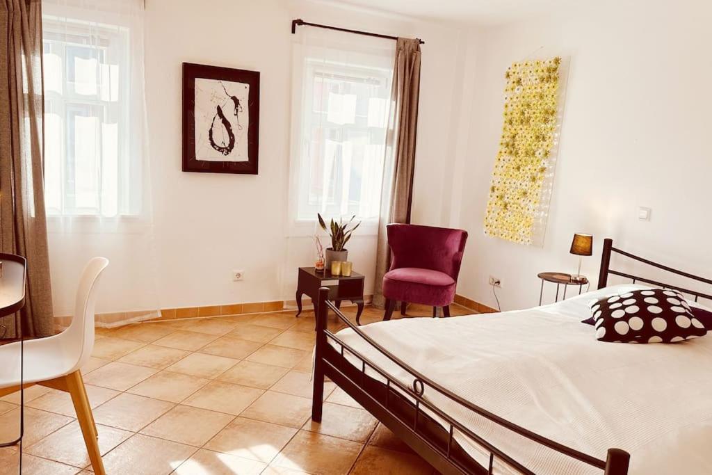Kuenstler Ferienwohnung Am Weilburger Schloss, Marktplatz 9 Экстерьер фото