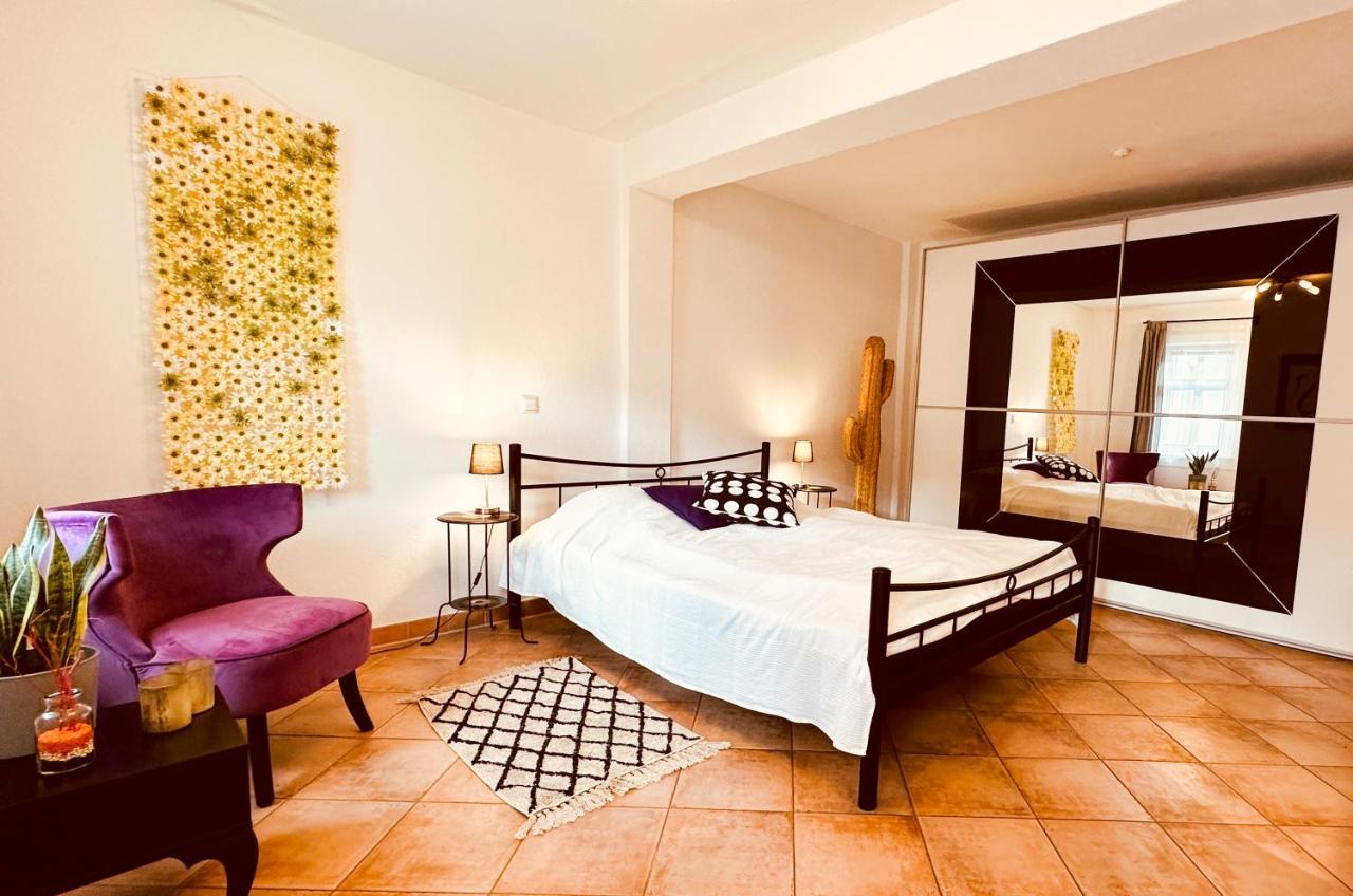 Kuenstler Ferienwohnung Am Weilburger Schloss, Marktplatz 9 Экстерьер фото
